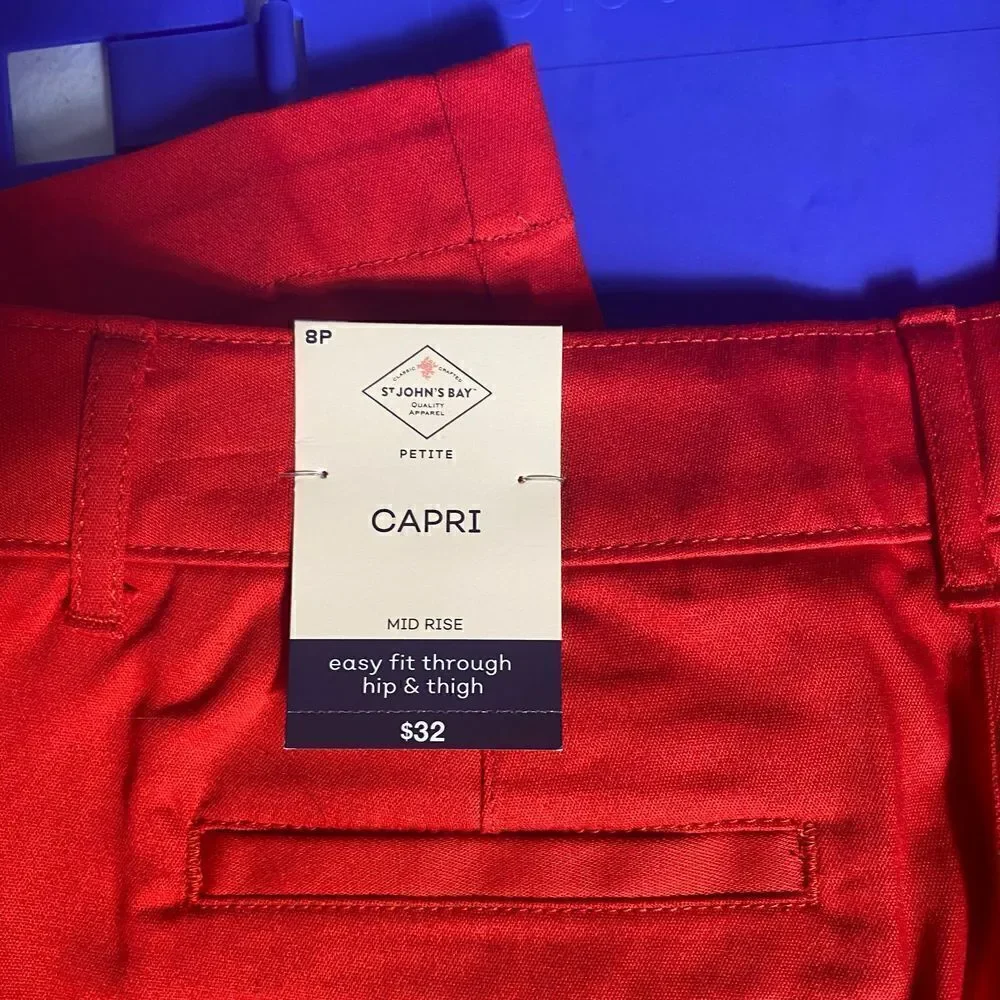 NWT St. John’s Bay Red Capri Pants Size 8P